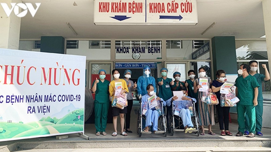11 more COVID-19 patients fully recover, receive hospital discharge